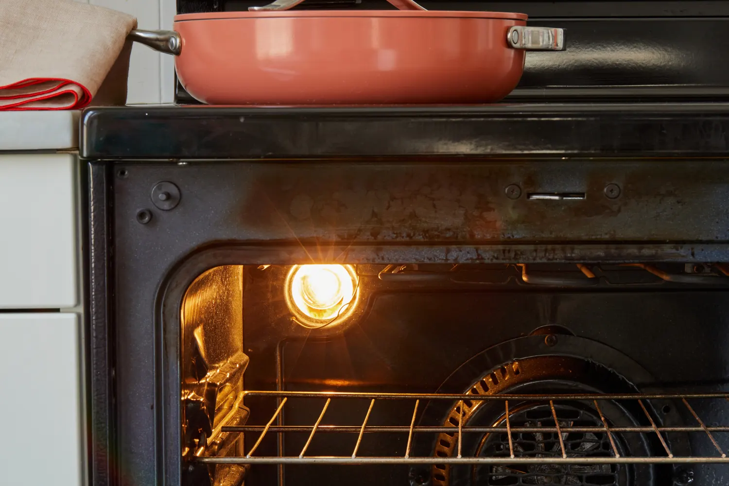 How to Remove and Replace the Light in Your Oven